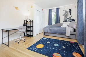 4 bedrooms, WiFi, bed sheets