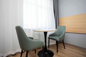 Room - GreenTree Inn Express Hotel(Shanghai Luoqian) (Shanghai)