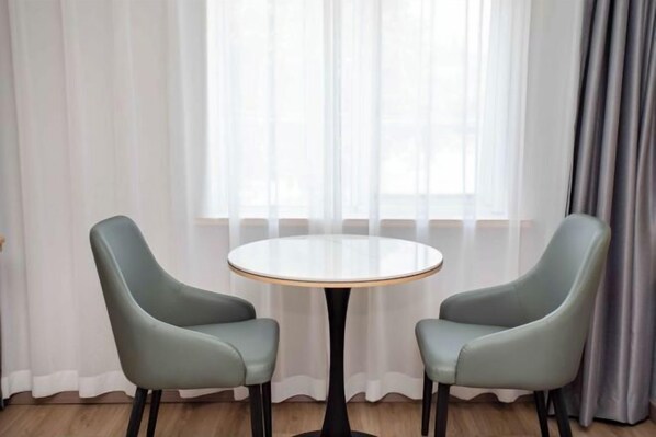 Room - GreenTree Inn Express Hotel(Shanghai Luoqian) (Shanghai)