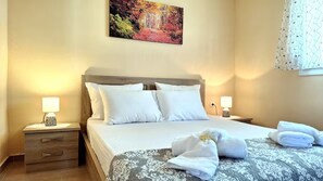 2 bedrooms, iron/ironing board, free WiFi, bed sheets