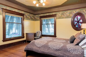 4 chambres, fer et planche à repasser, Wi-Fi, draps fournis