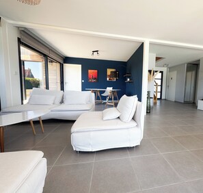 Smart TV, foosball, books, stereo