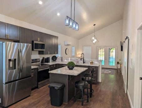 Microwave, stovetop, dishwasher. The Hawthorne Place