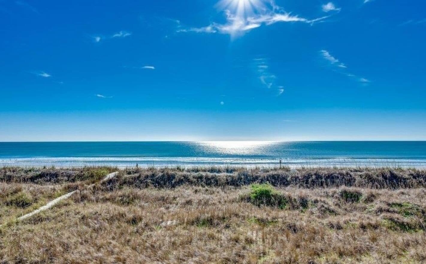 På stranden og solsenger