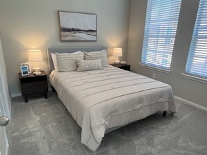 3 makuuhuonetta, silitysrauta/-lauta, ilmainen Wi-Fi, vuodevaatteet