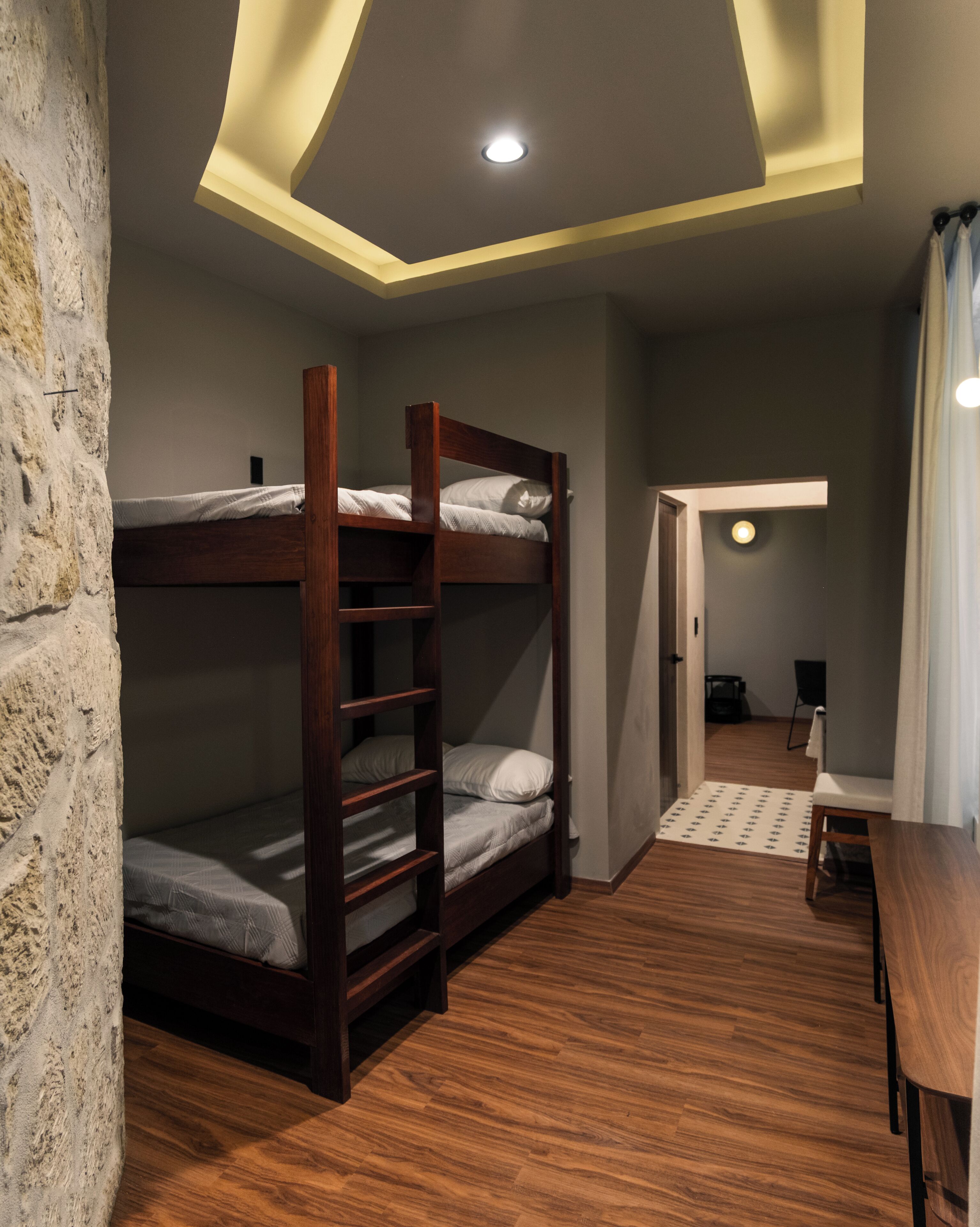 Chambre familiale, Plusieurs lits | Rideaux d’obscurcissement, fer et planche à repasser