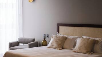 Cortinas blackout, tabla de planchar con plancha y wifi gratis