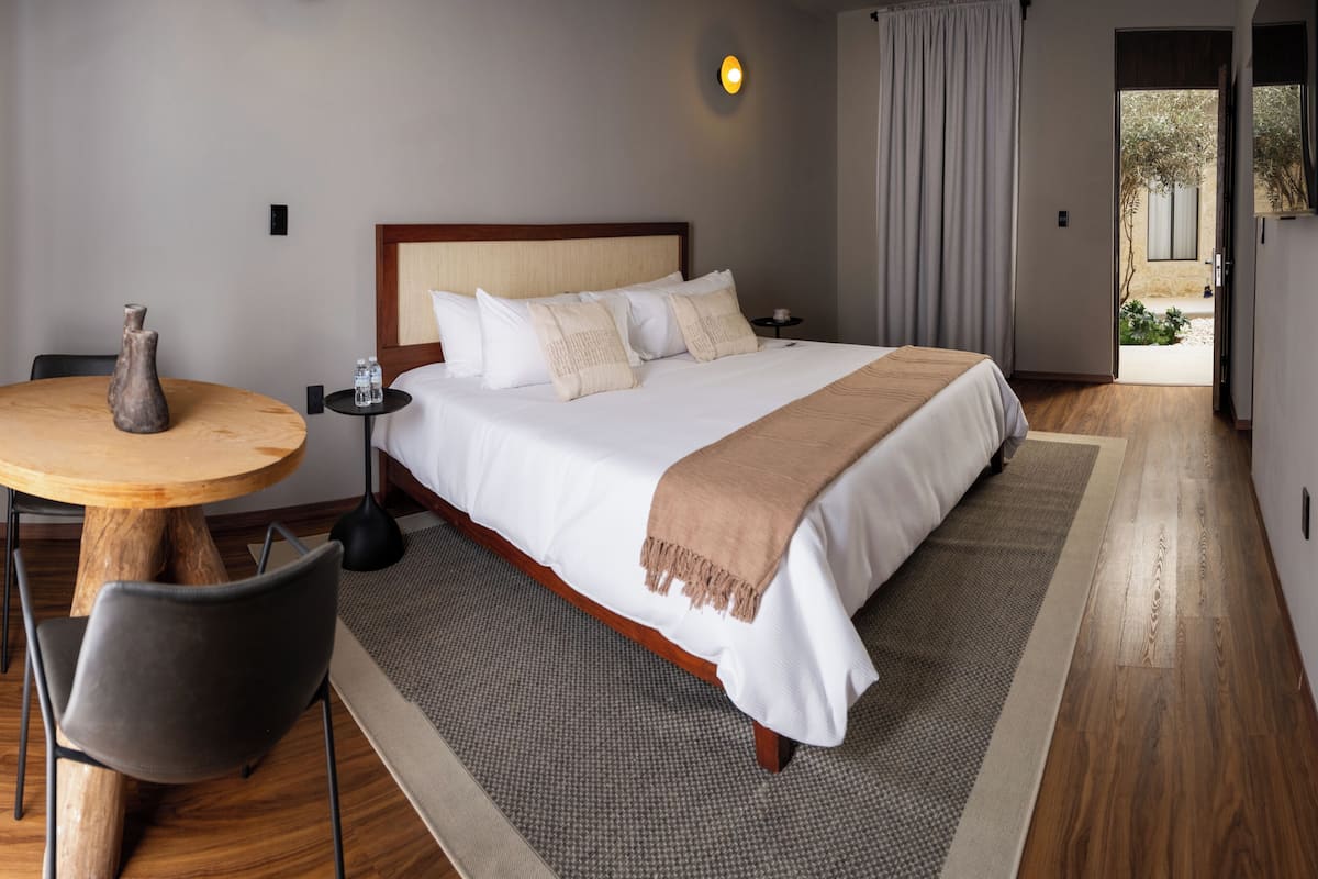 Habitación Elite, terraza | Cortinas opacas, tabla de planchar con plancha, wifi gratis