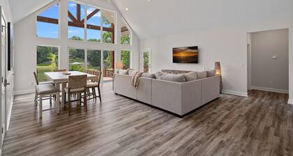 Cast Away by Southern Charm | Lakefront Getaway| Sleeps 7