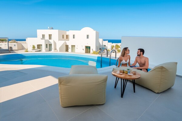 Santonight Luxury Villas - Santorini