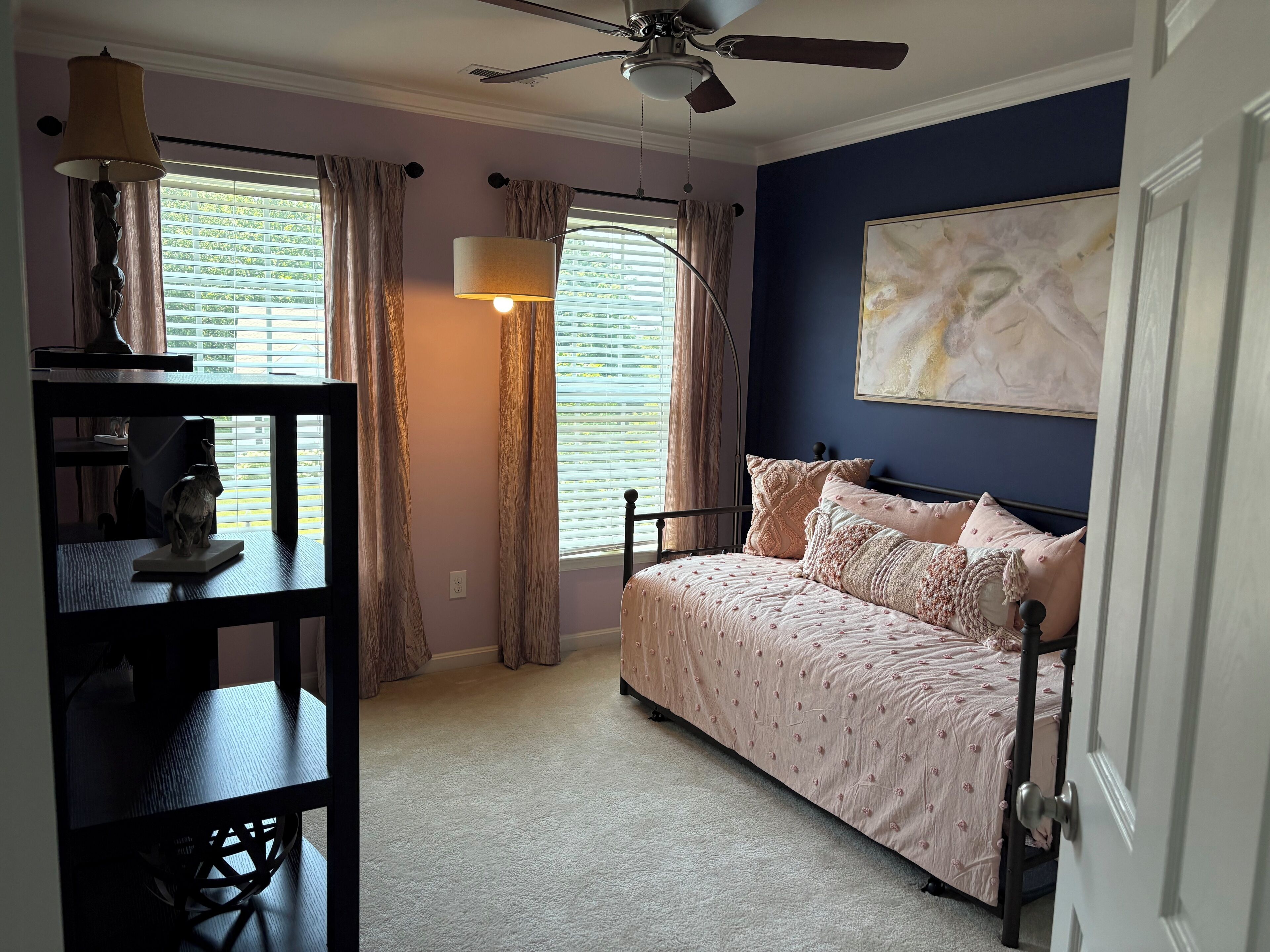 4 bedrooms, desk, iron/ironing board, WiFi