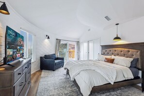 3 bedrooms, iron/ironing board, WiFi, bed sheets - Fall Getaway: Views & Trails (Lake Havasu City)