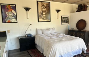 1 bedroom, desk, free WiFi, bed sheets