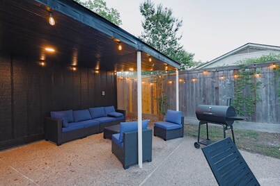 MarigoldEstate/Pool/MovieRoom/GameRoom/4BR/Houston