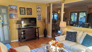 Unclassified image, 3 of 68, button - Land O Lakes/4 Bdrm4 Bed,1.5 Bath,Screen Patio,Garden View,3 tvs,wifi (Old Hickory)