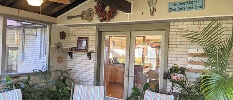 屋外ダイニングエリア