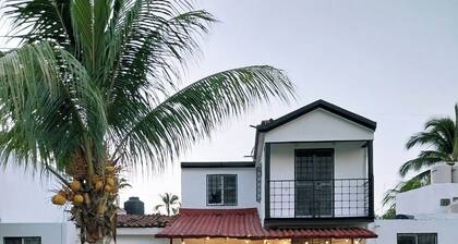 4 bedroom house with swimming pool in Ixtapa