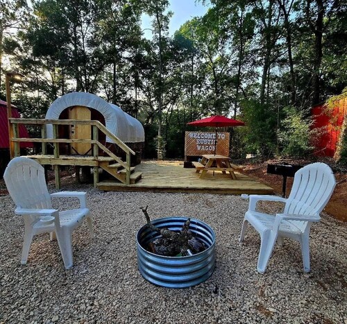 Rustic Wagon Glamping Hot Tub