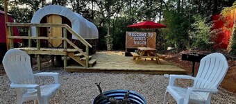 Rustic Wagon Glamping Hot Tub