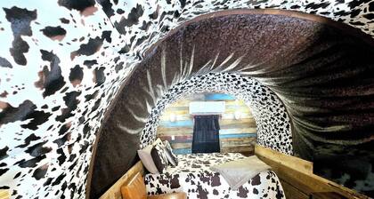 Rustic Wagon Glamping Hot Tub