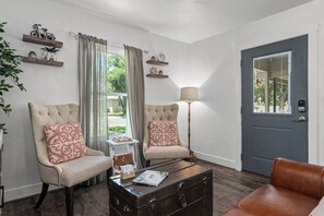 Smart TV - Hackberry Hideaway | Firepit | Great Yard (Fredericksburg)