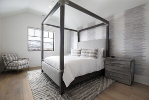 3 bedrooms, free WiFi, bed sheets, wheelchair access