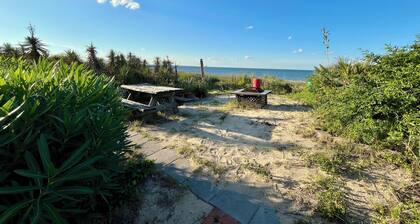 Beachfront Bungalow w/ BEST Location in Ocean View!