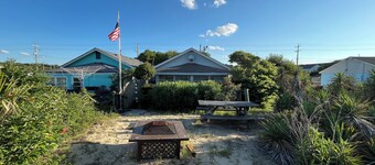 Beachfront Bungalow w/ BEST Location in Ocean View!
