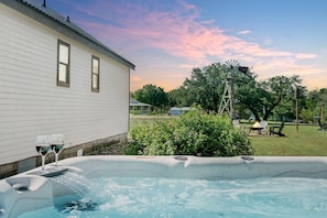 Bain à remous extérieur