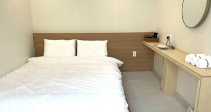 Charming 1-bedroom building in beautiful Busan with WiFi