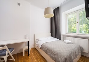 Iron/ironing board, WiFi, bed sheets