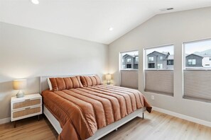 6 bedrooms, WiFi, bed sheets