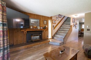 Télévision, cheminée