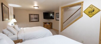 Condo West Yellowstone 1 minute from Yellowstone Homestead 8