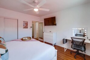 2 bedrooms, iron/ironing board, free WiFi, bed sheets