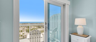 Paradise Point: New, luxury, fully remodeled oceanfront townhome!