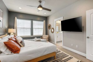 3 bedrooms, iron/ironing board, travel cot, free WiFi