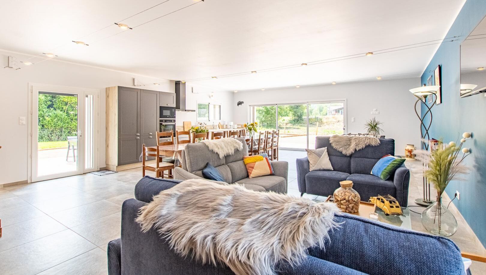 TV, fotballspill og bordtennis