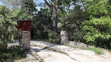 Enceinte de lâhĂ©bergement