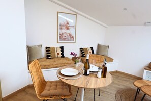 Dining - L`Échappée Bohème - wifi netflix prime clim (Camaret-sur-Aigues)