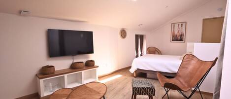 Silitysrauta/-lauta, internet, vuodevaatteet