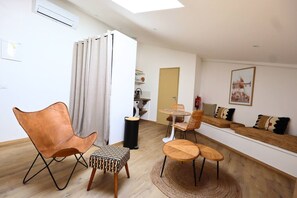 Smart TV - L`Échappée Bohème - wifi netflix prime clim (Camaret-sur-Aigues)