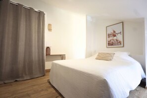 Bügeleisen/Bügelbrett, kostenloses WLAN, Bettwäsche