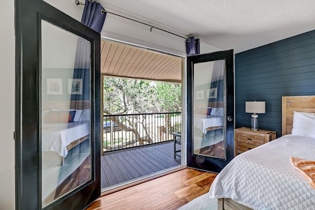4 bedrooms, free WiFi, bed sheets. Florida Breeze |Pool & Jacuzzi| 2-min walk to BCH