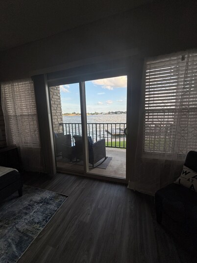 Lakeside Getaway - The Escape - Granby TX
