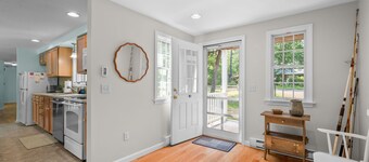 Charming Eastham Retreat Walk to Beaches & Trails, Linens Provided