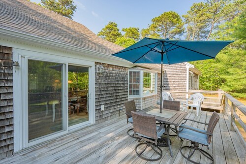 Dog-Friendly Eastham Retreat, Minutes to Shore