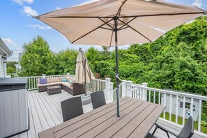 Outdoor dining - Charming Town Neck Home for Cape Relaxation (Sandwich)