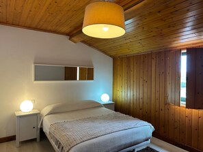 1 chambre, bureau, lit parapluie, Wi-Fi gratuit