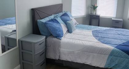 Beautiful 2-bedroom apartment in quaint Cumberland with WiFi, AC